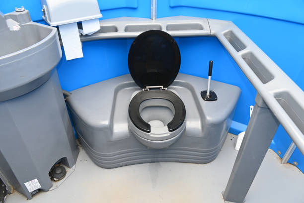 Best Portable restroom trailer rental  in Baldwin, NY